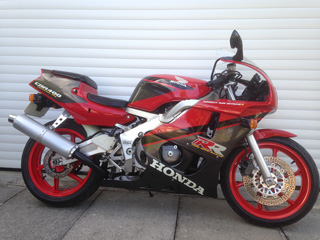 Honda CBR400RR (NC29)